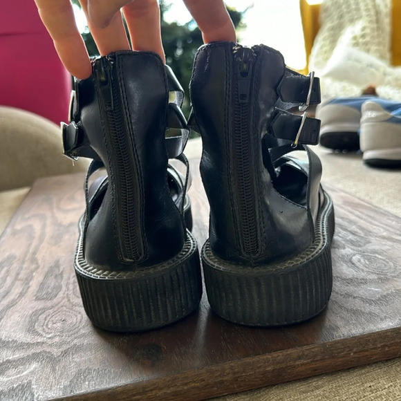 T.U.K platform moto sandal Gladiator style Black TUKskin™ size 7 sold out - Picture 9 of 12
